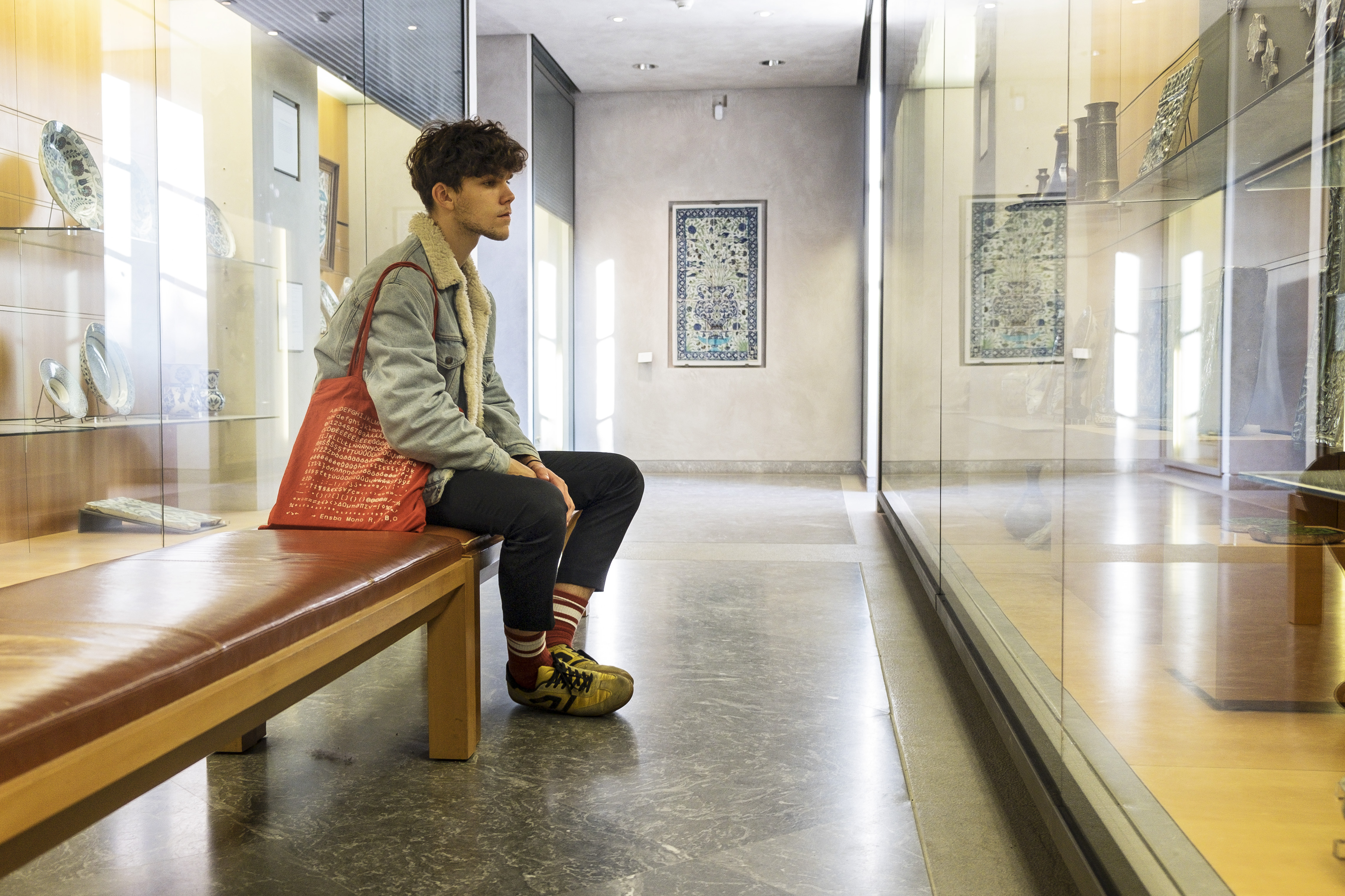 visiteur dans le musée